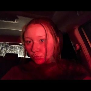 Meet your Posher, Claira